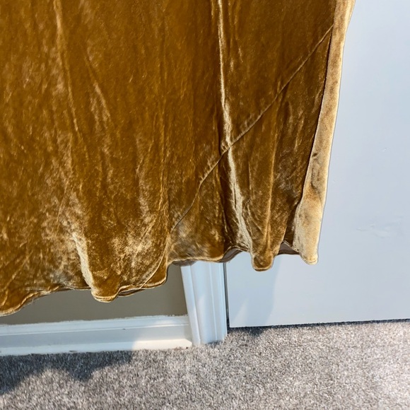 REFORMATION Sylvania Velvet Strapless Dress - Picture 4 of 9